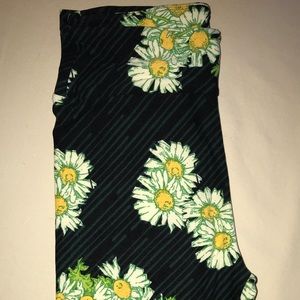 BNWOT OS Sunflower Daisy Leggings